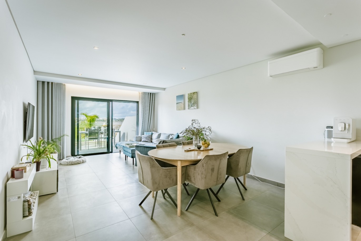 Moradia V4 com vista para rio Arade à venda em Lagoa, Algarve_349133