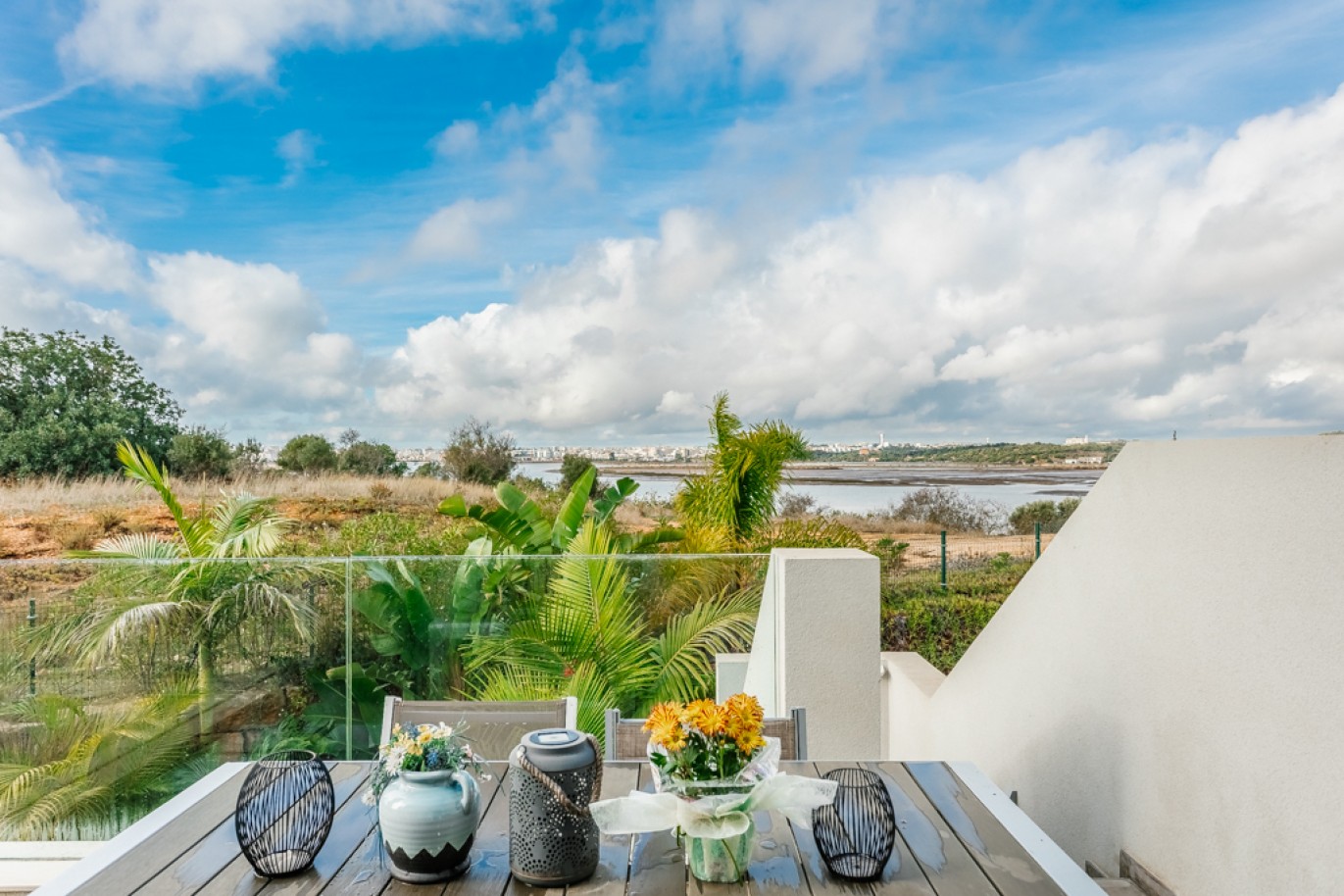 Moradia V4 com vista para rio Arade à venda em Lagoa, Algarve_349134