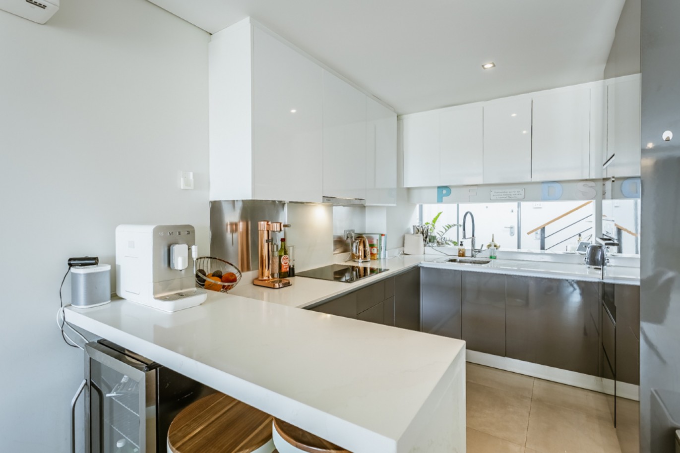 Moradia V4 com vista para rio Arade à venda em Lagoa, Algarve_349135