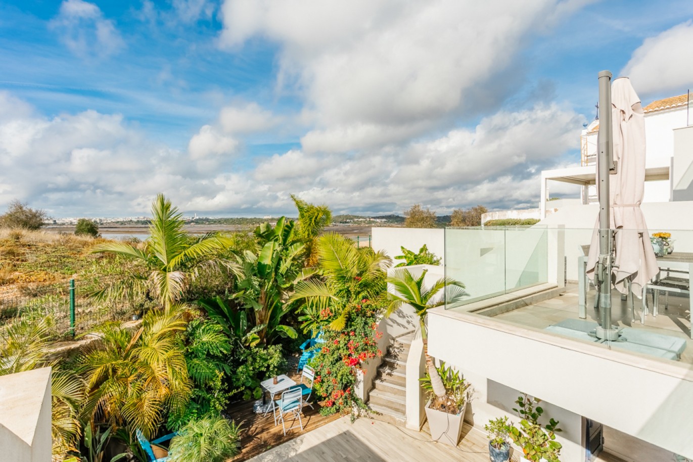 Moradia V4 com vista para rio Arade à venda em Lagoa, Algarve_349143