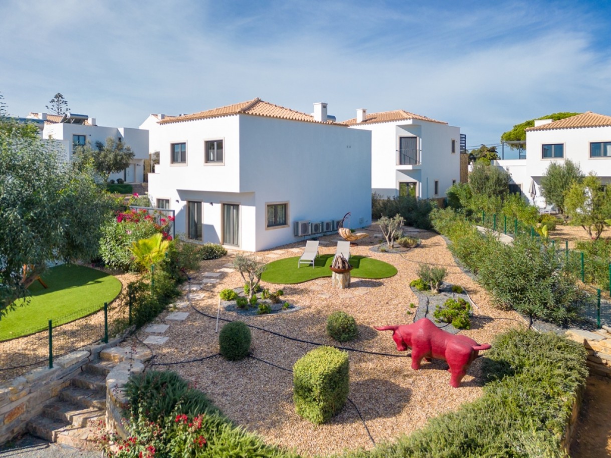 Villa with 3 Bedrooms, in luxury condominium, Carvoeiro, Algarve_349270