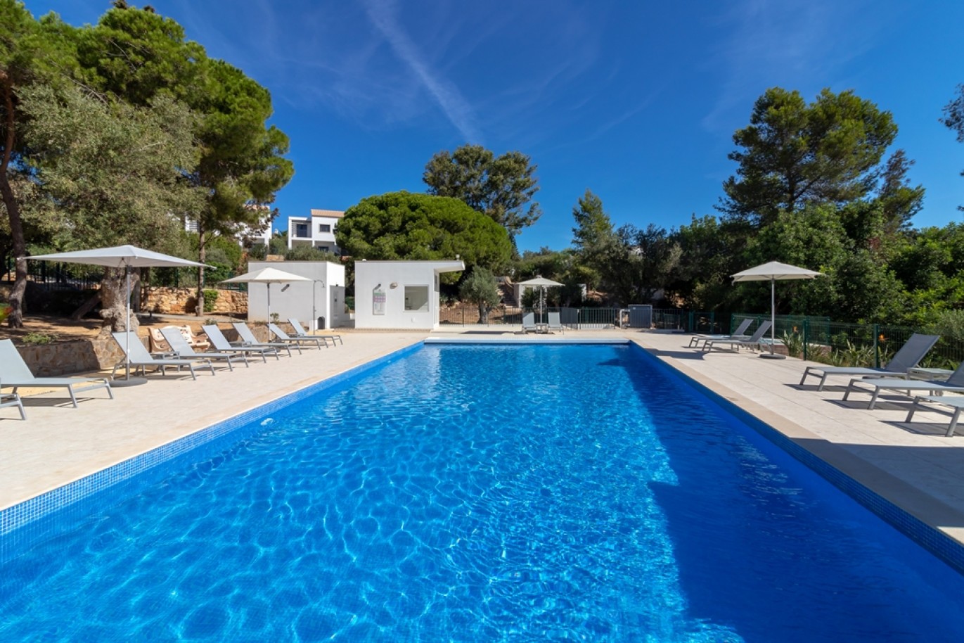 Villa with 3 Bedrooms, in luxury condominium, Carvoeiro, Algarve_349293