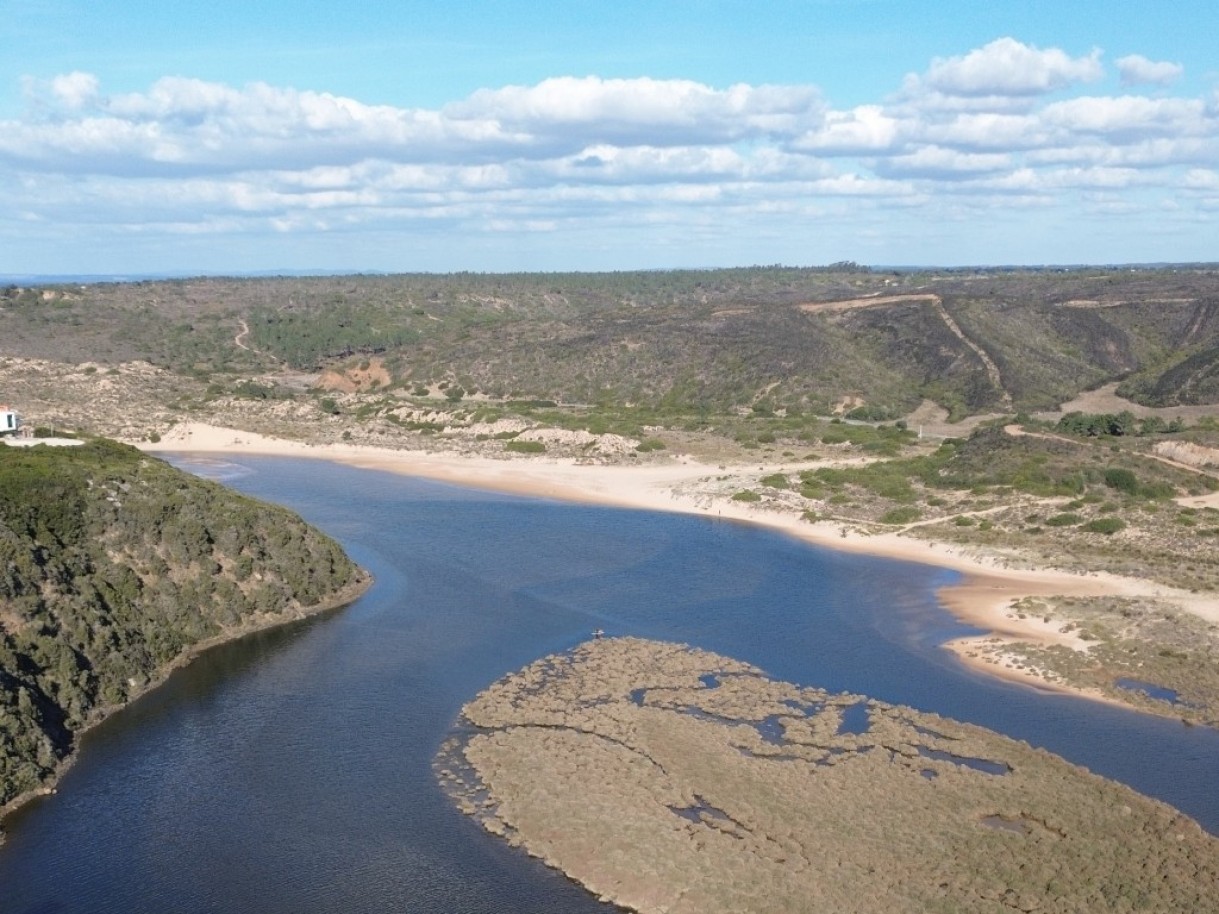 Appartement 4 chambres et balcon à vendre à Aljezur, Algarve, Portugal_349345