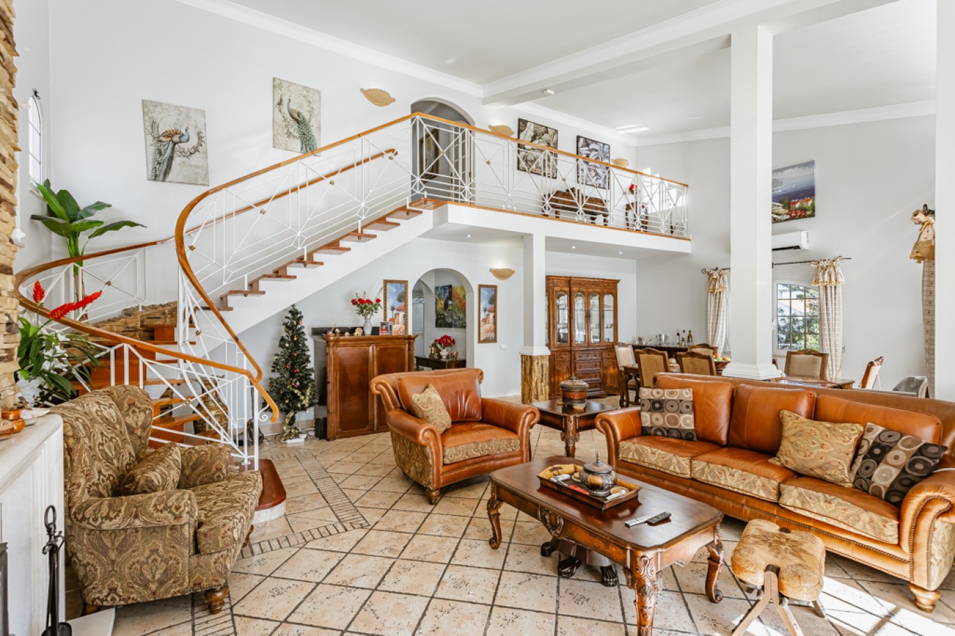 Villa 5 dormitorios y piscina en venta en Albufeira, Algarve, Portugal_350485