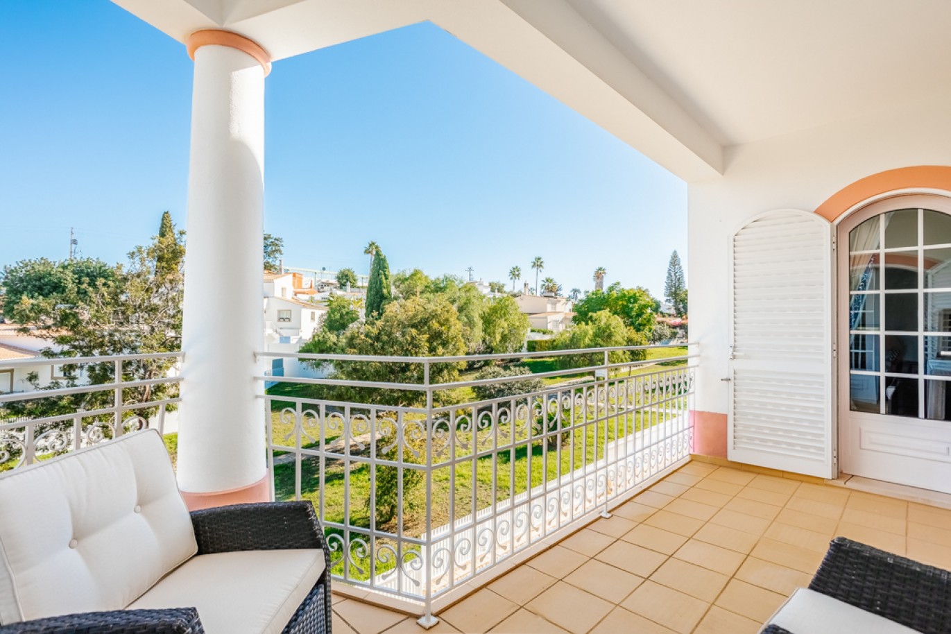 Villa 5 dormitorios y piscina en venta en Albufeira, Algarve, Portugal_350498