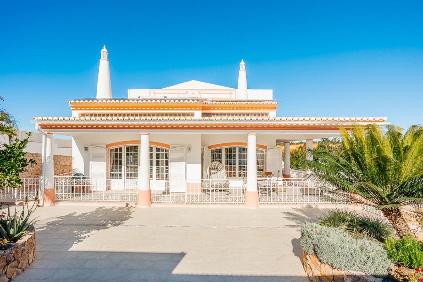 Villa 5 dormitorios y piscina en venta en Albufeira, Algarve, Portugal_350503