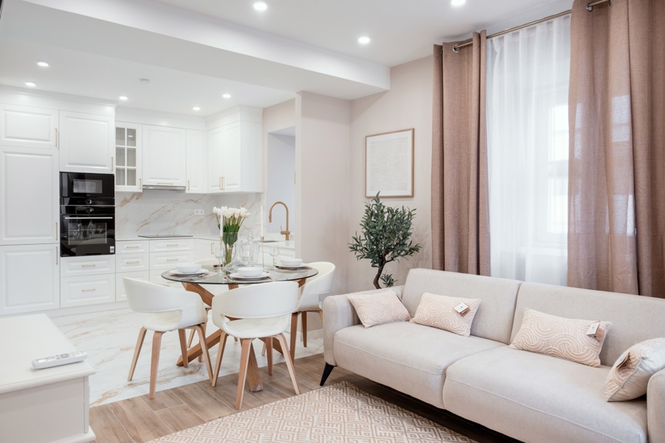 Moradia V3 renovada com terraço para venda em Lagoa, Algarve_350577