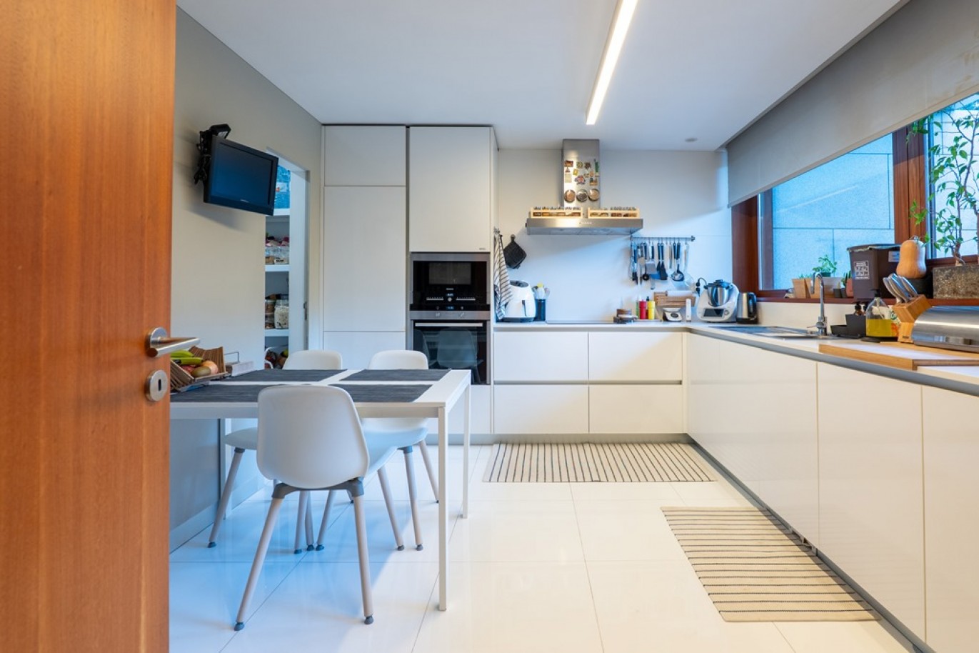 Villa de 4 dormitorios con jardín en venta en Oporto, Portugal_350655