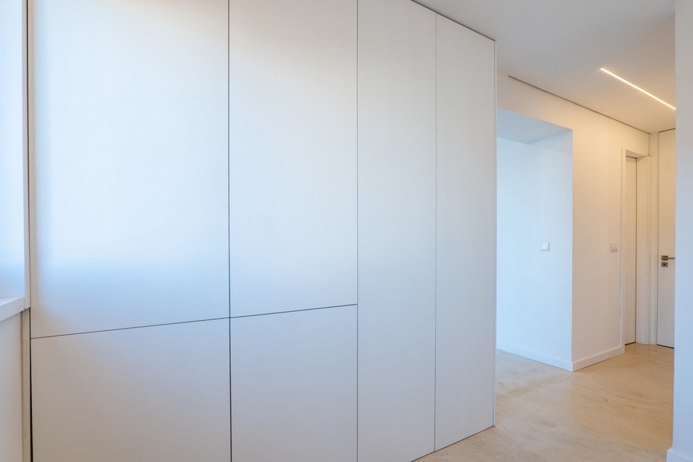 Renovated 4-bedroom apartment for sale in the centre of Porto, Portugal_350700