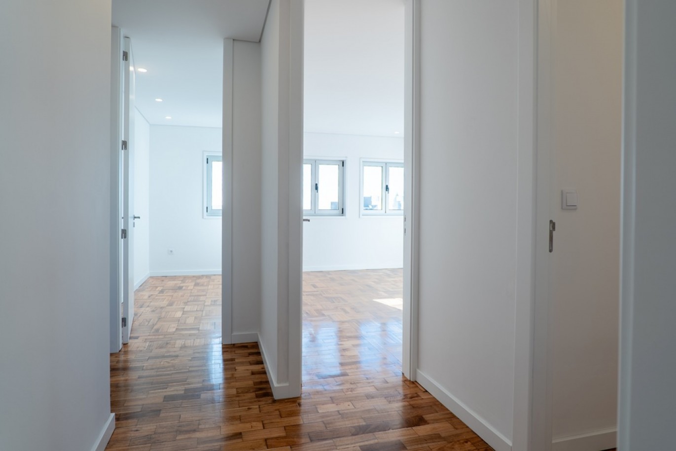 Renovated 4-bedroom apartment for sale in the centre of Porto, Portugal_350717