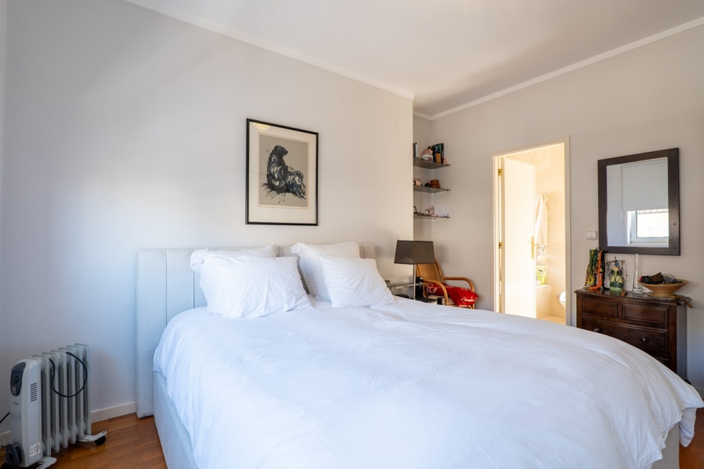 Four bedroom villa with outdoor space for sale Leça Palmeira, Portugal_350755