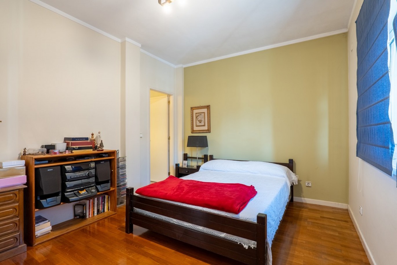 Four bedroom villa with outdoor space for sale Leça Palmeira, Portugal_350757