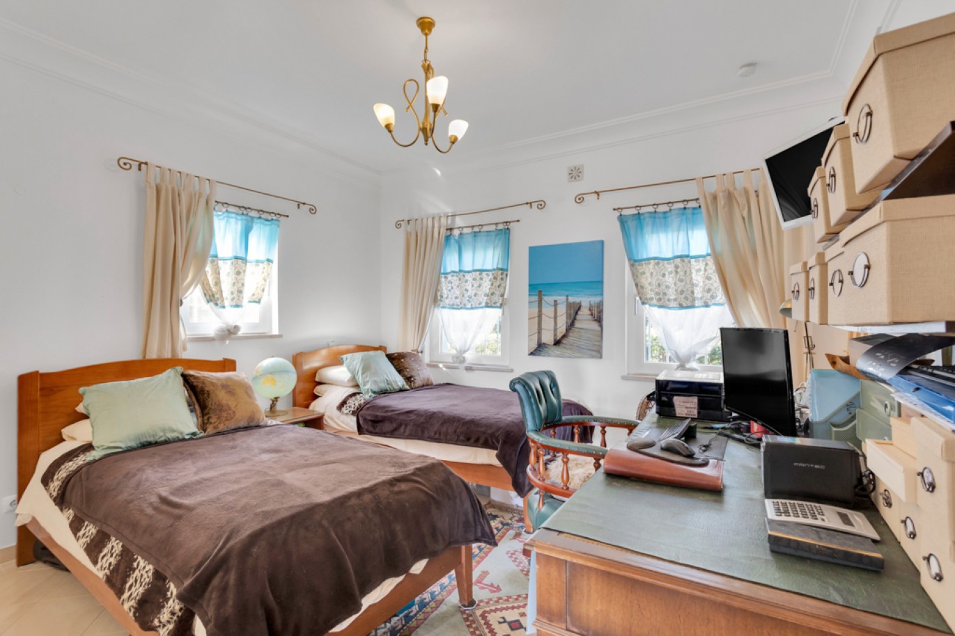 Beachfront villa with pool for sale in Luz, Algarve, Portugal_350794