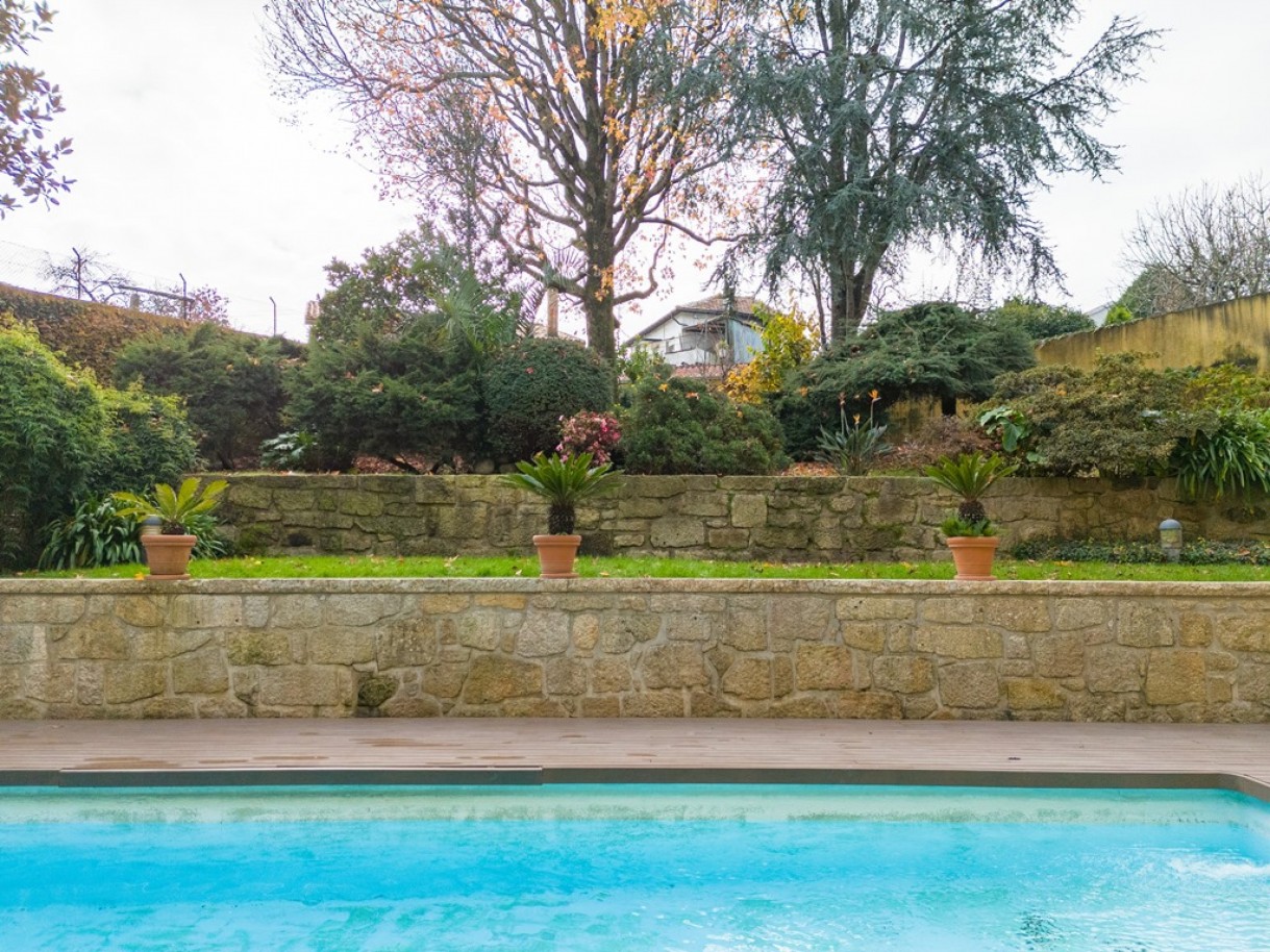 Villa de 3 dormitorios con jardín y piscina, en venta en Gaia, Portugal_350826