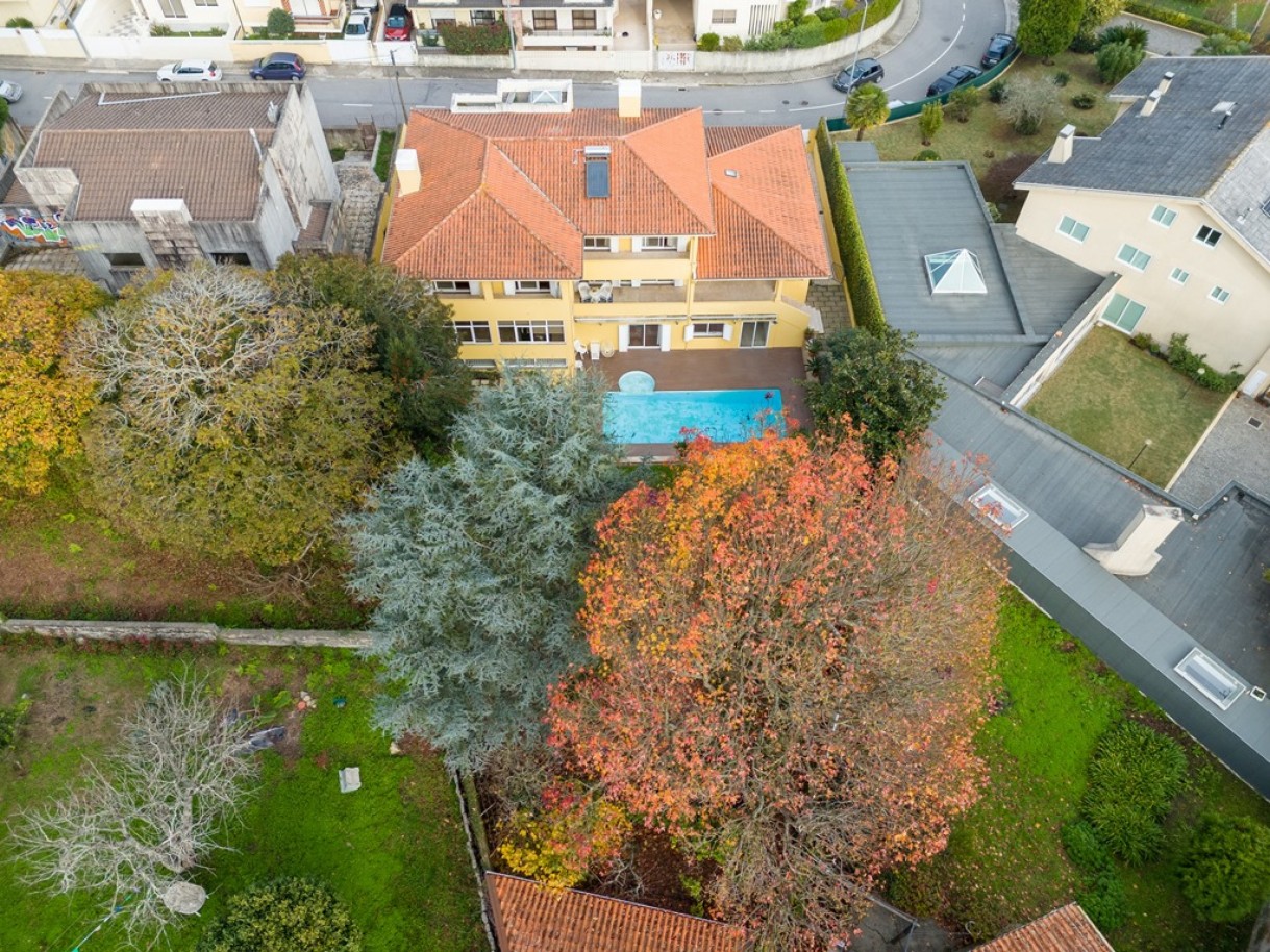 Villa de 3 dormitorios con jardín y piscina, en venta en Gaia, Portugal_350851