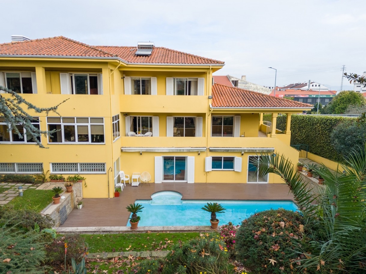 Villa de 3 dormitorios con jardín y piscina, en venta en Gaia, Portugal_350852
