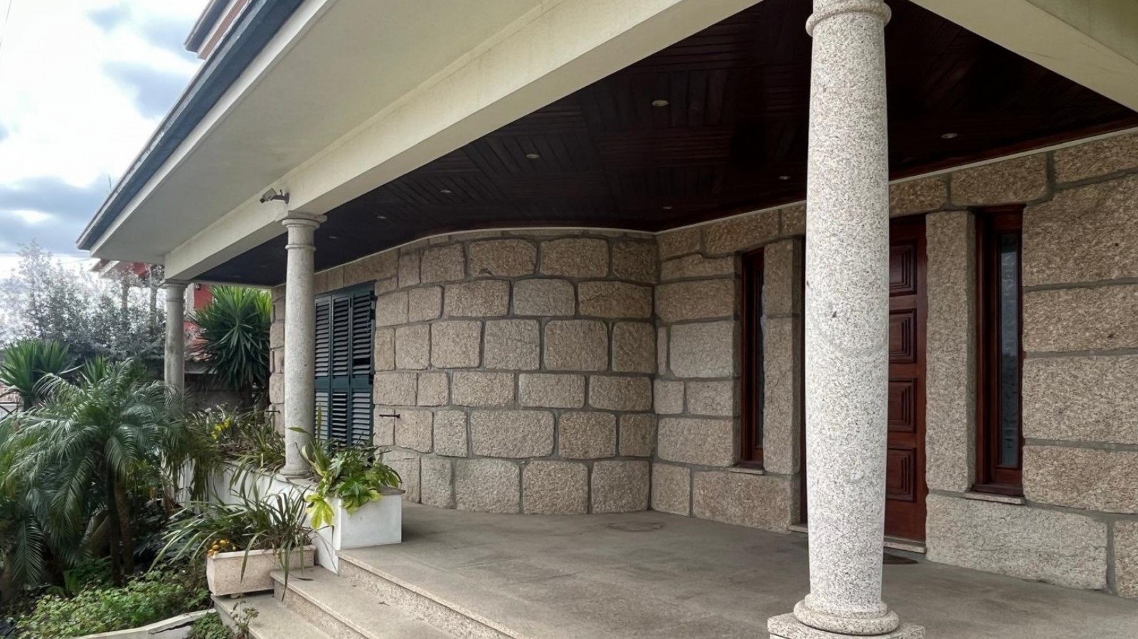 Renovierte 4-Schlafzimmer-Villa mit Garten zu verkaufen Maia, Portugal_351132