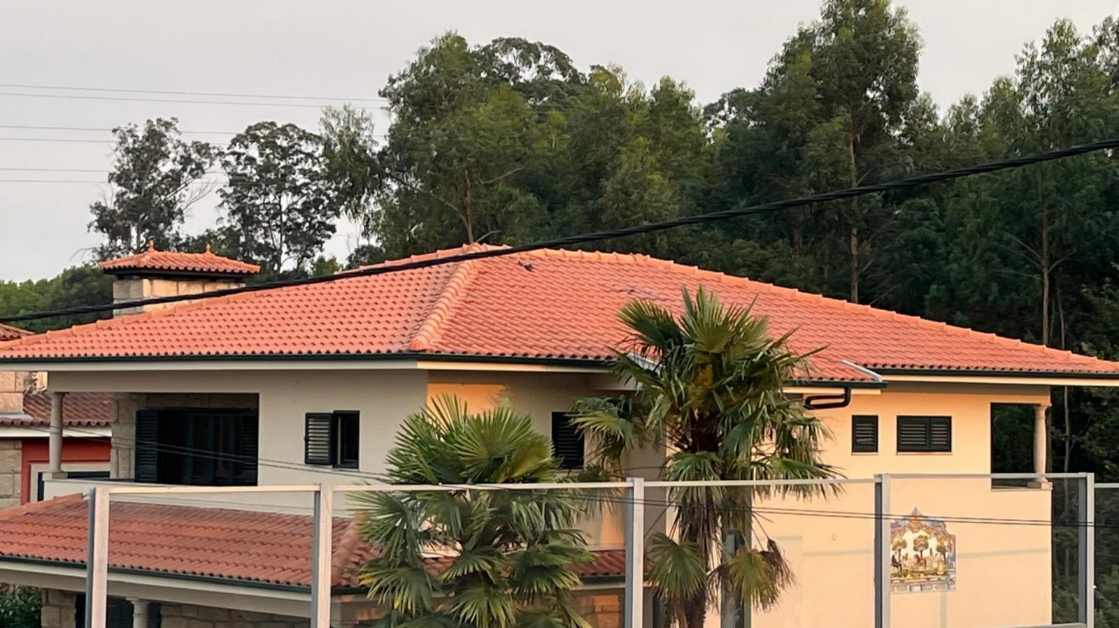 Renovierte 4-Schlafzimmer-Villa mit Garten zu verkaufen Maia, Portugal_351134