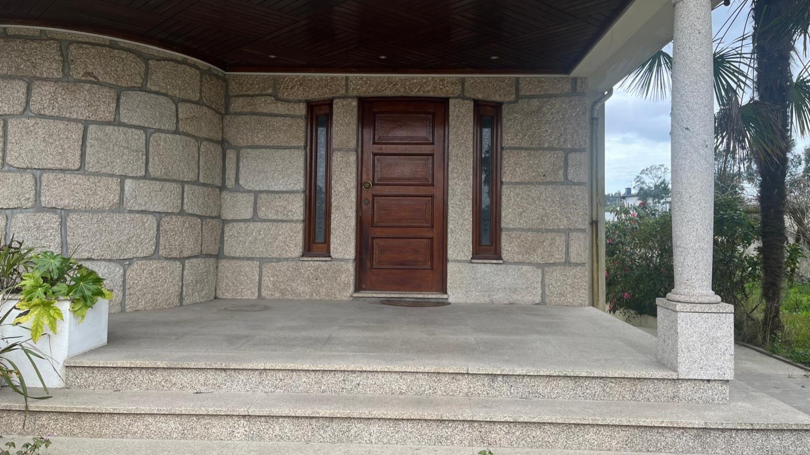 Renovierte 4-Schlafzimmer-Villa mit Garten zu verkaufen Maia, Portugal_351151