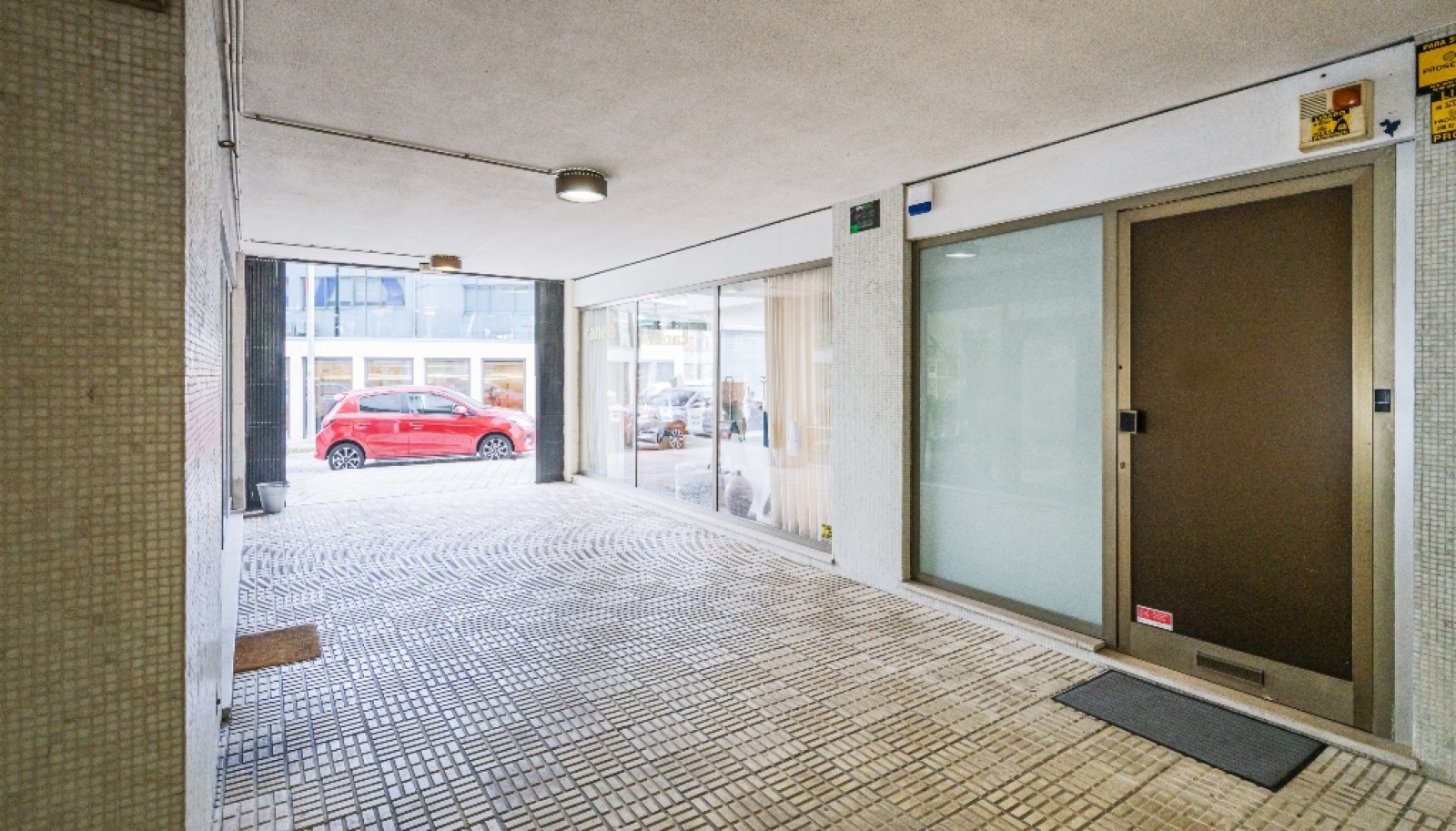 Geschäft zu verkaufen in der Avenida da Boavista in Porto, Portugal_351585