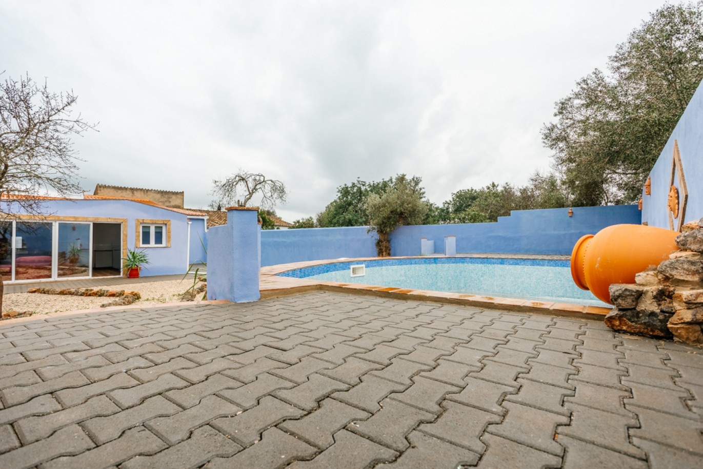 House in Sao Bartolomeu de Messines - view 1