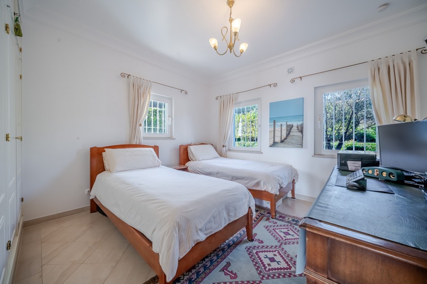 Beachfront villa with pool for sale in Luz, Algarve, Portugal_352882