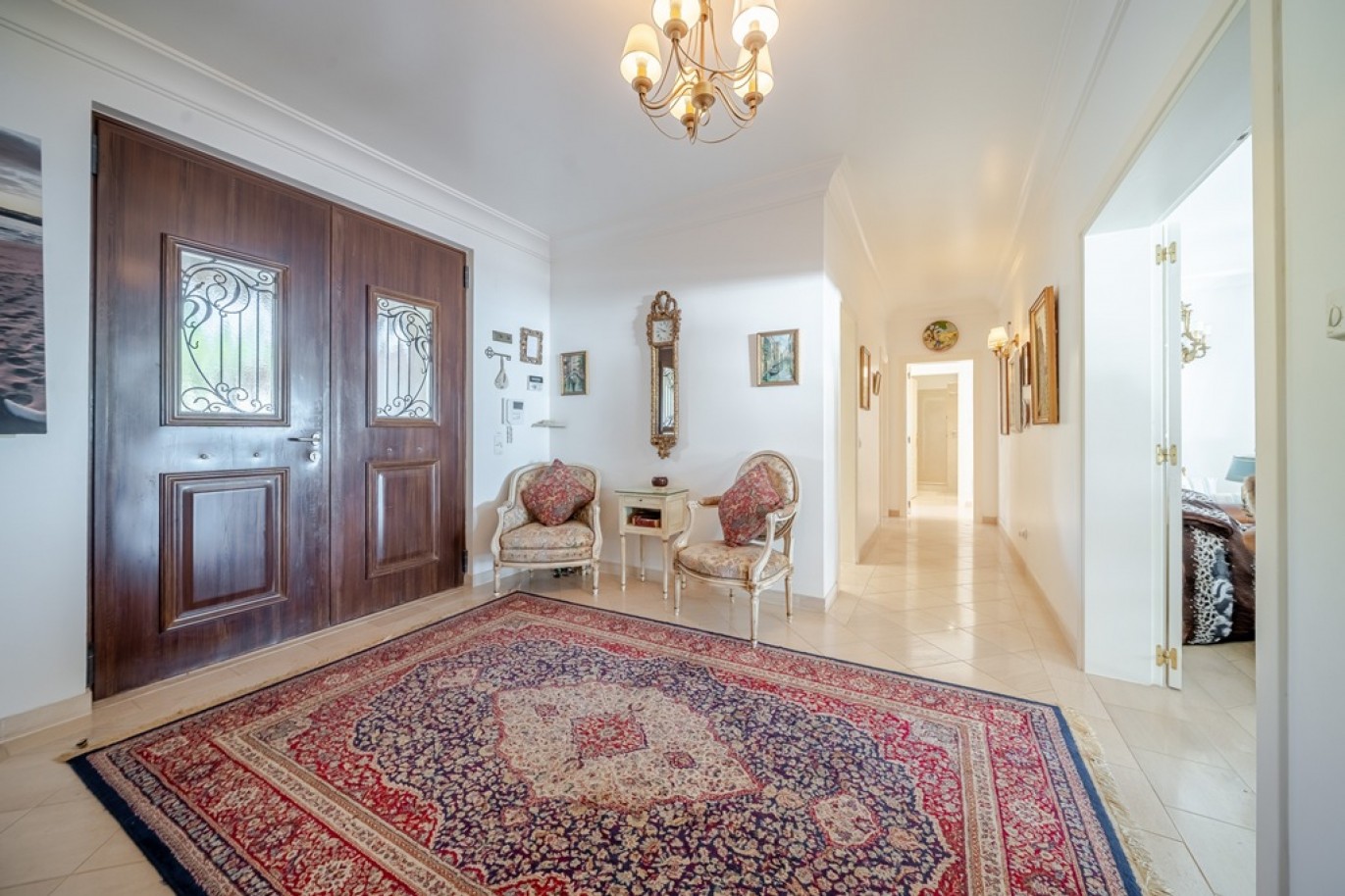 Beachfront villa with pool for sale in Luz, Algarve, Portugal_352885