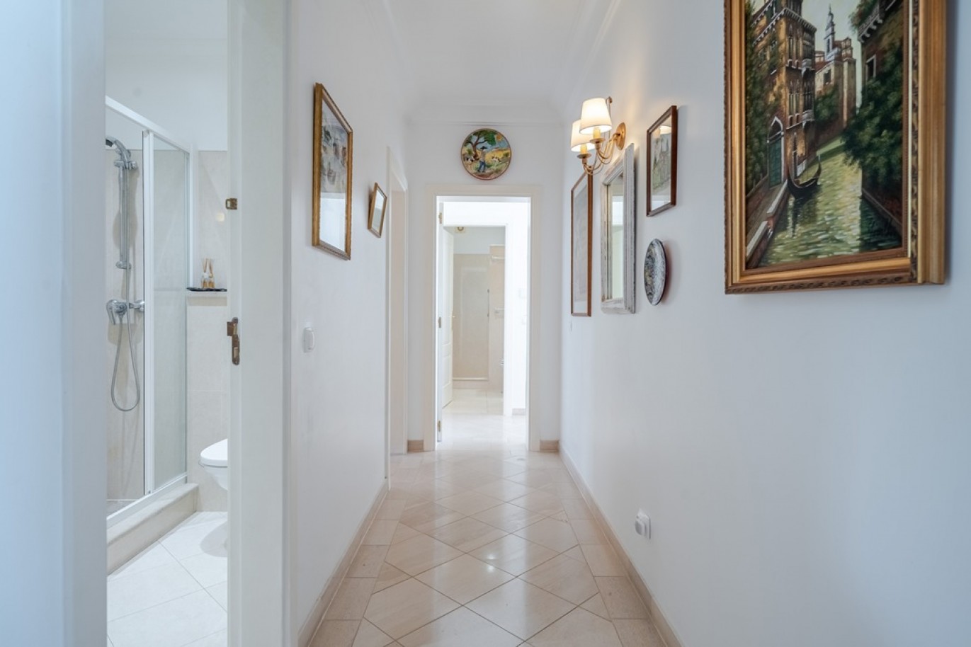 Beachfront villa with pool for sale in Luz, Algarve, Portugal_352886