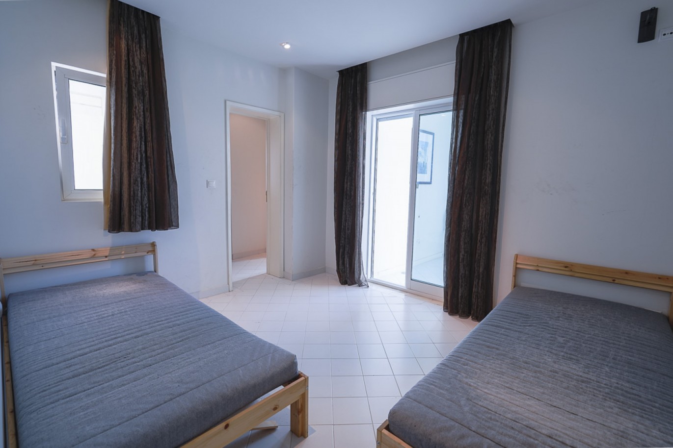 Propriedade perto da praia à venda em Quarteira, Algarve_353219