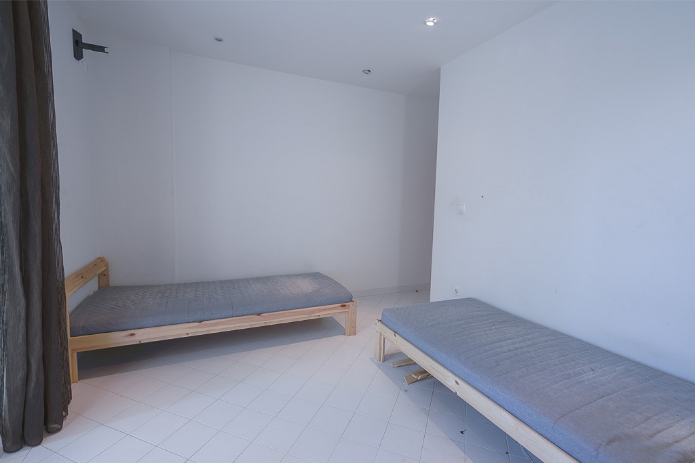 Propriedade perto da praia à venda em Quarteira, Algarve_353222