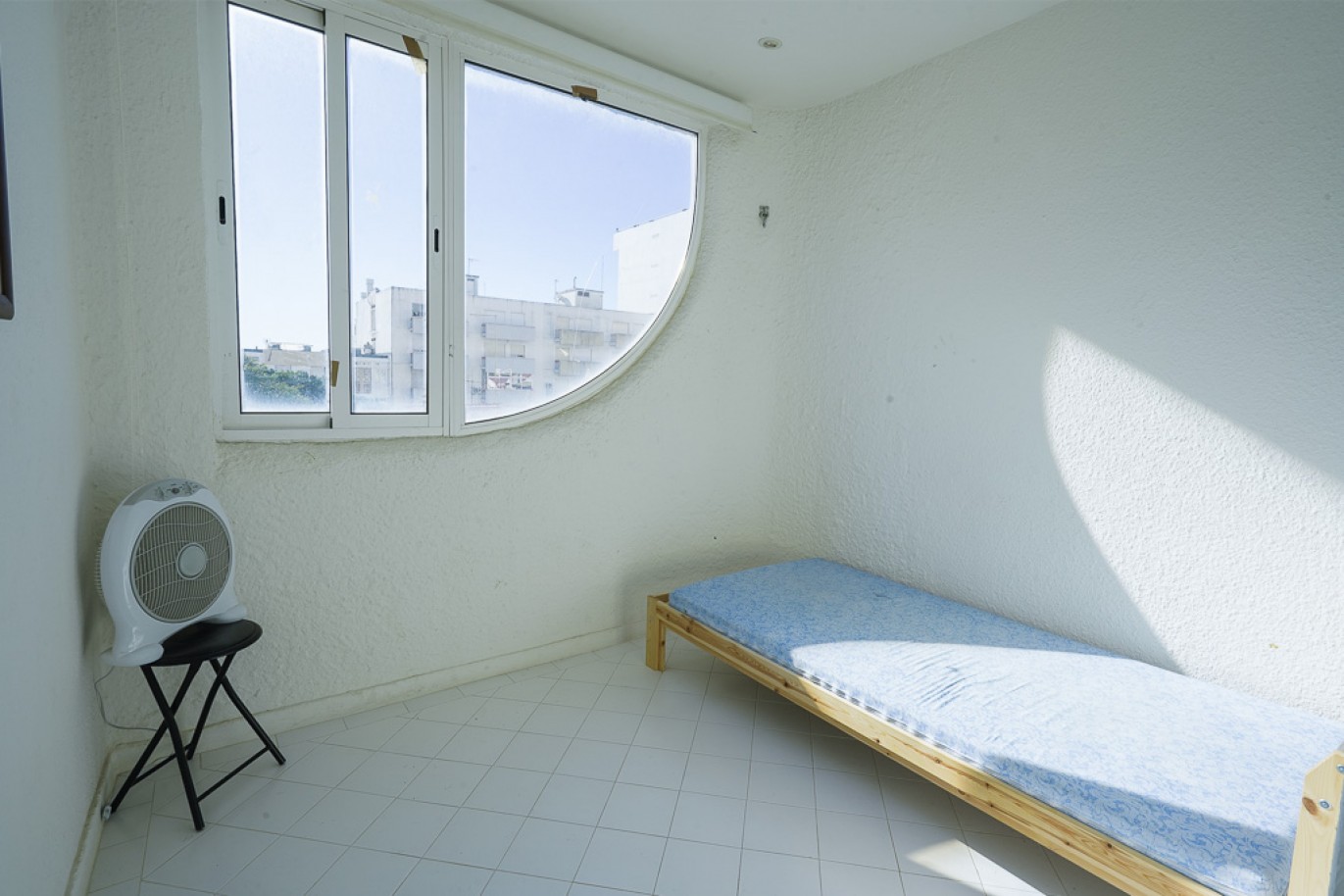 Propriedade perto da praia à venda em Quarteira, Algarve_353223