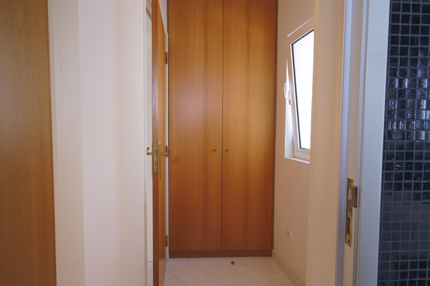 Propriedade perto da praia à venda em Quarteira, Algarve_353225