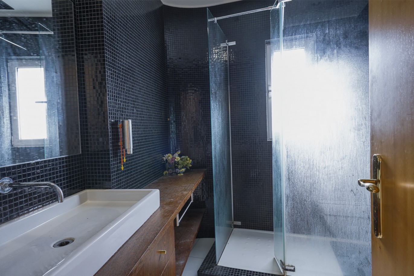 Propriedade perto da praia à venda em Quarteira, Algarve_353226