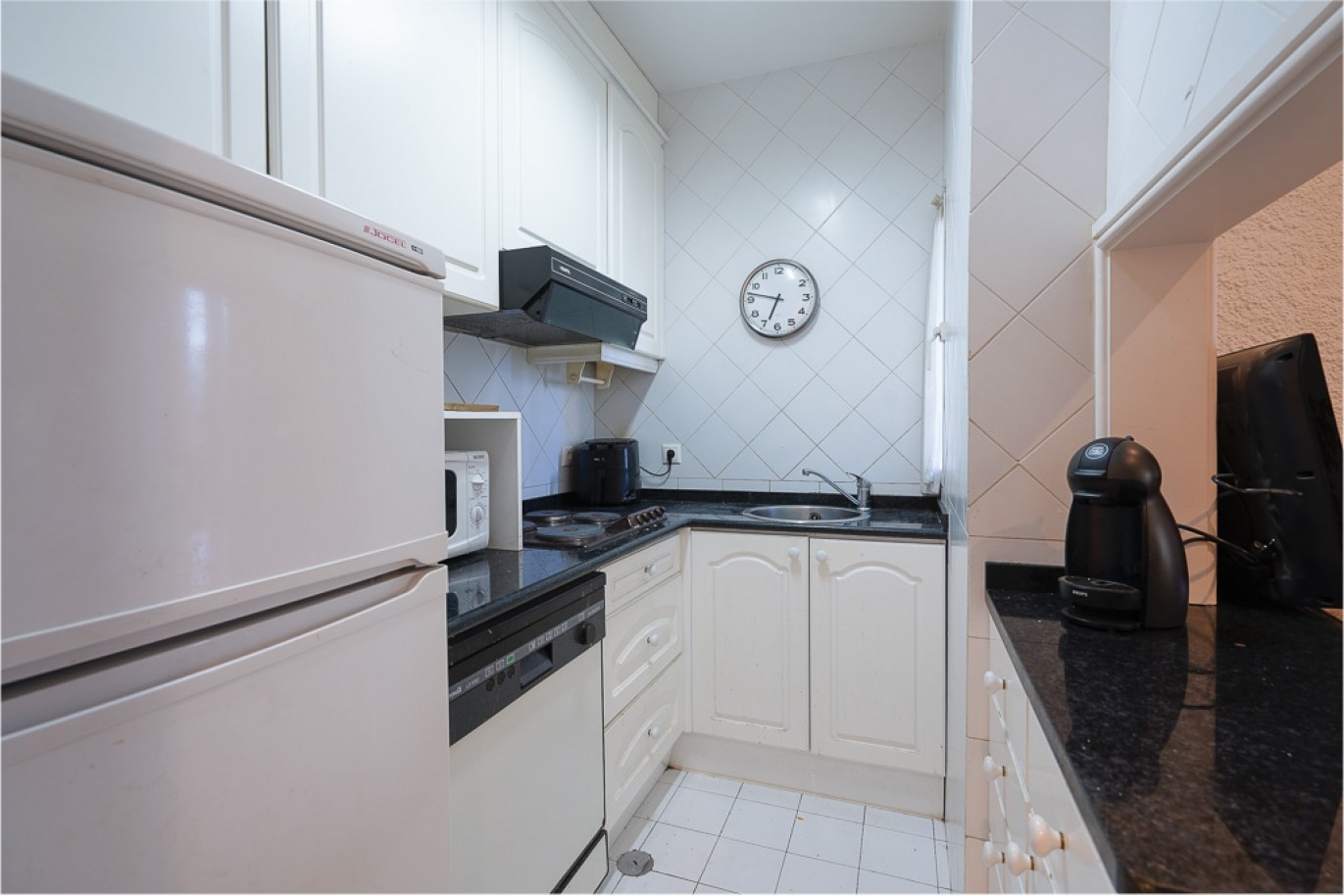 Propriedade perto da praia à venda em Quarteira, Algarve_353228