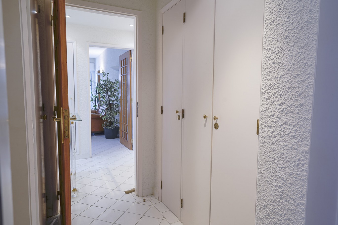 Propriedade perto da praia à venda em Quarteira, Algarve_353239