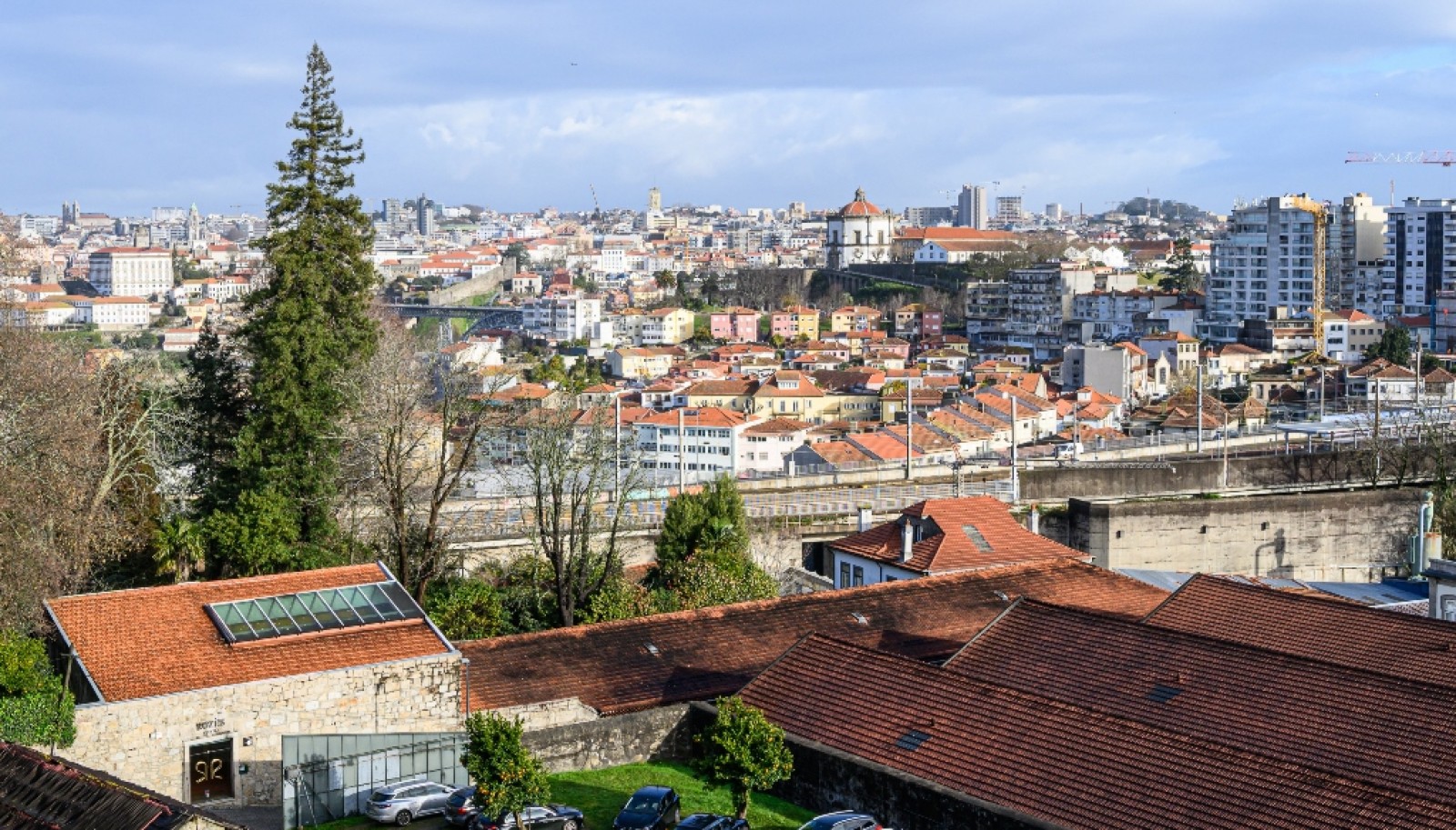 Piso de 3 dormitorios con balcón en alquiler Vila Nova Gaia, Portugal_353423