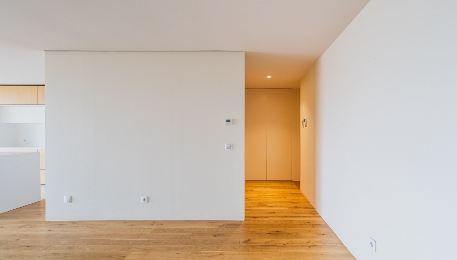 Piso de 3 dormitorios con balcón en alquiler Vila Nova Gaia, Portugal_353439