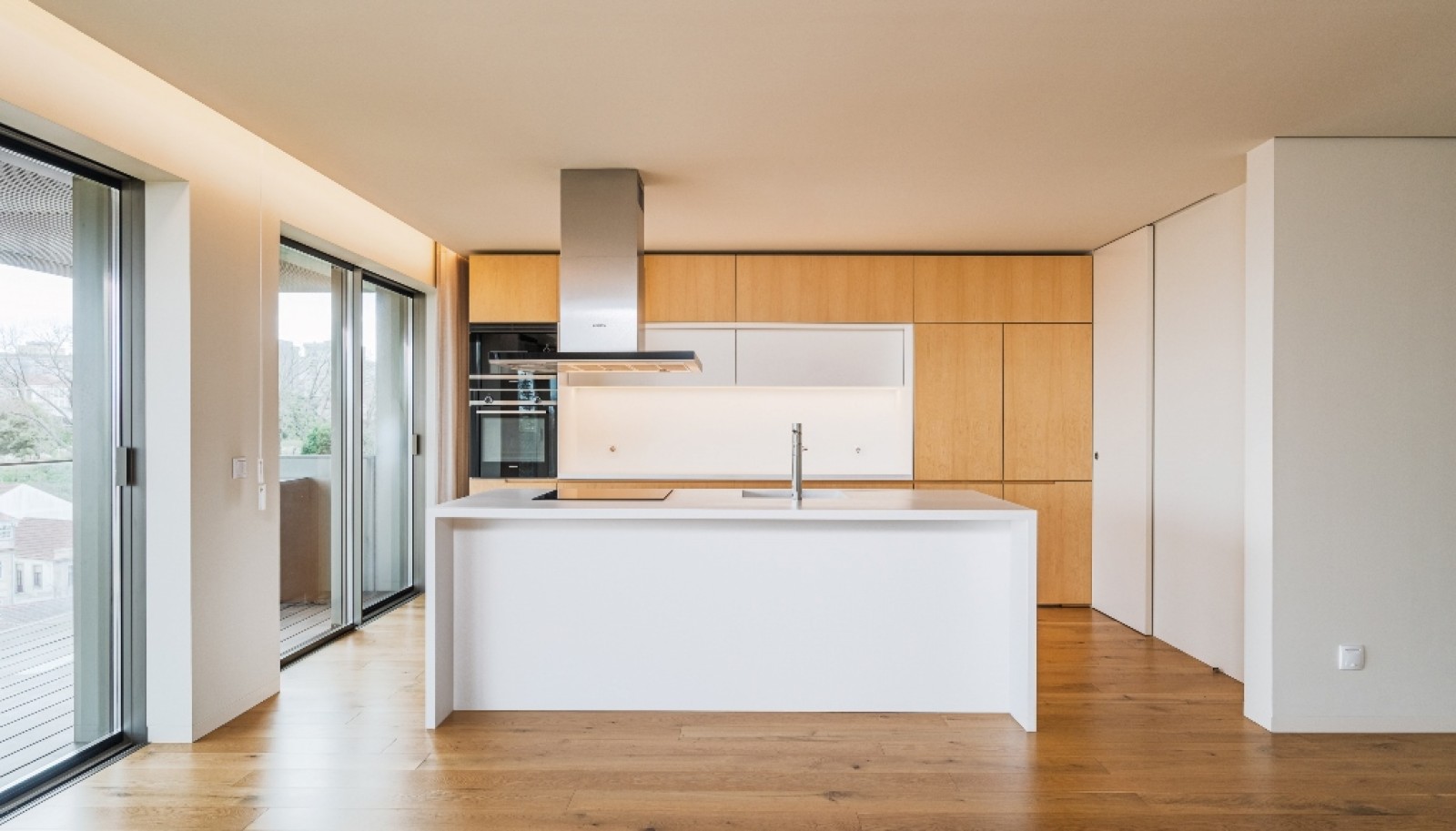 Piso de 3 dormitorios con balcón en alquiler Vila Nova Gaia, Portugal_353443