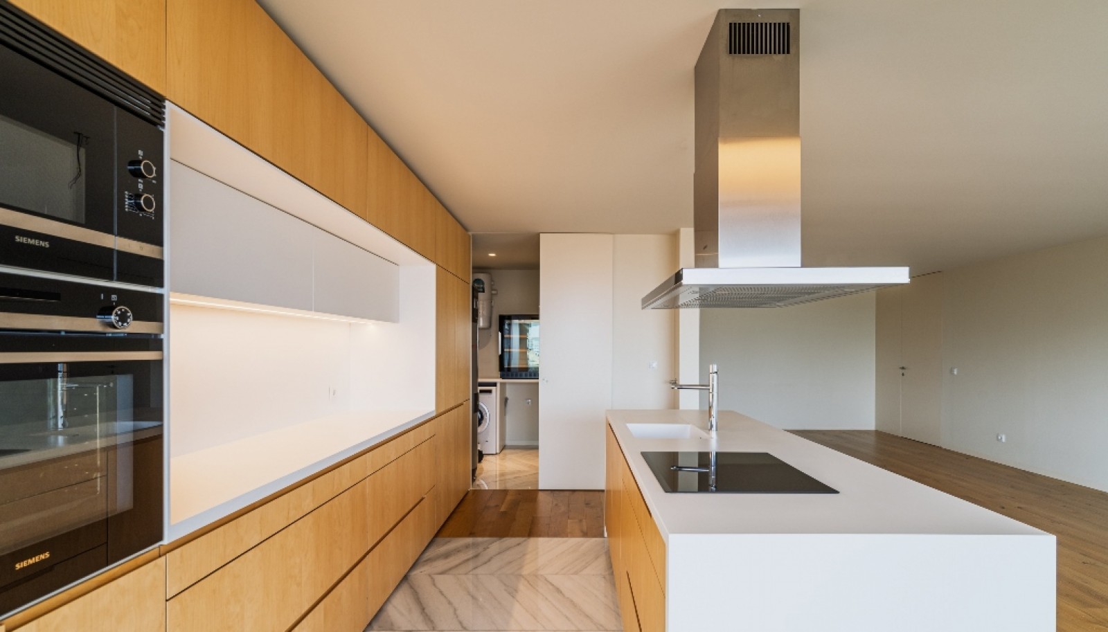 Piso de 3 dormitorios con balcón en alquiler Vila Nova Gaia, Portugal_353447