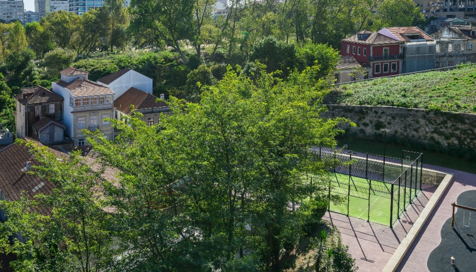 Piso de 3 dormitorios con balcón en alquiler Vila Nova Gaia, Portugal_353453