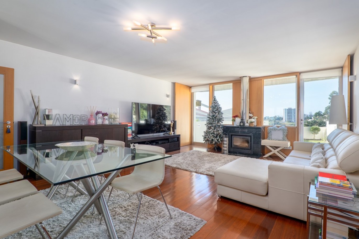 Vier-Zimmer-Villa mit Garten in geschlossener Wohnanlage in Maia, Portugal_353457