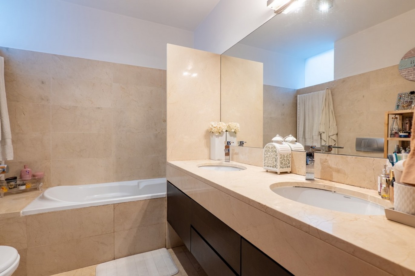 Vier-Zimmer-Villa mit Garten in geschlossener Wohnanlage in Maia, Portugal_353463