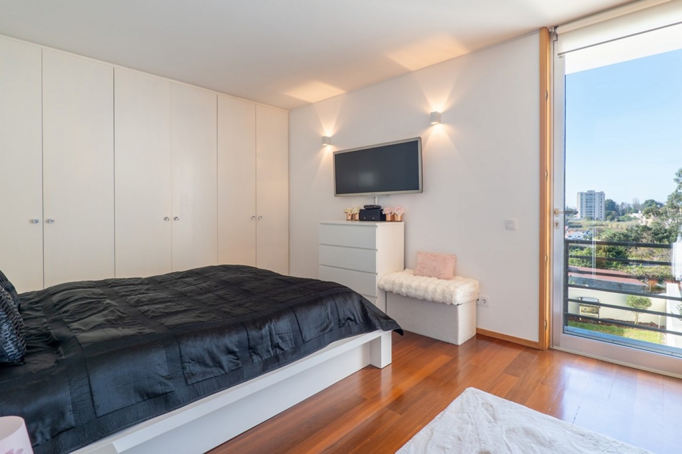 Vier-Zimmer-Villa mit Garten in geschlossener Wohnanlage in Maia, Portugal_353465