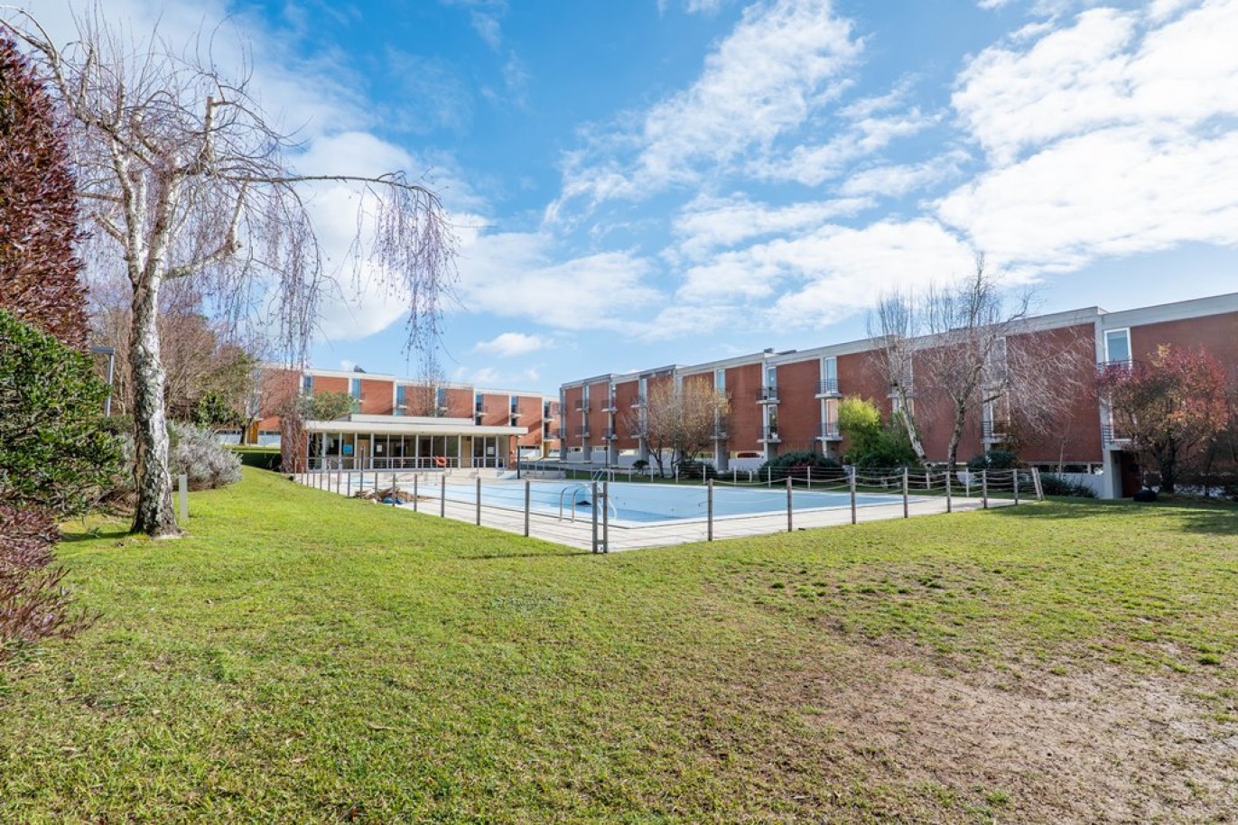 Vier-Zimmer-Villa mit Garten in geschlossener Wohnanlage in Maia, Portugal_353502