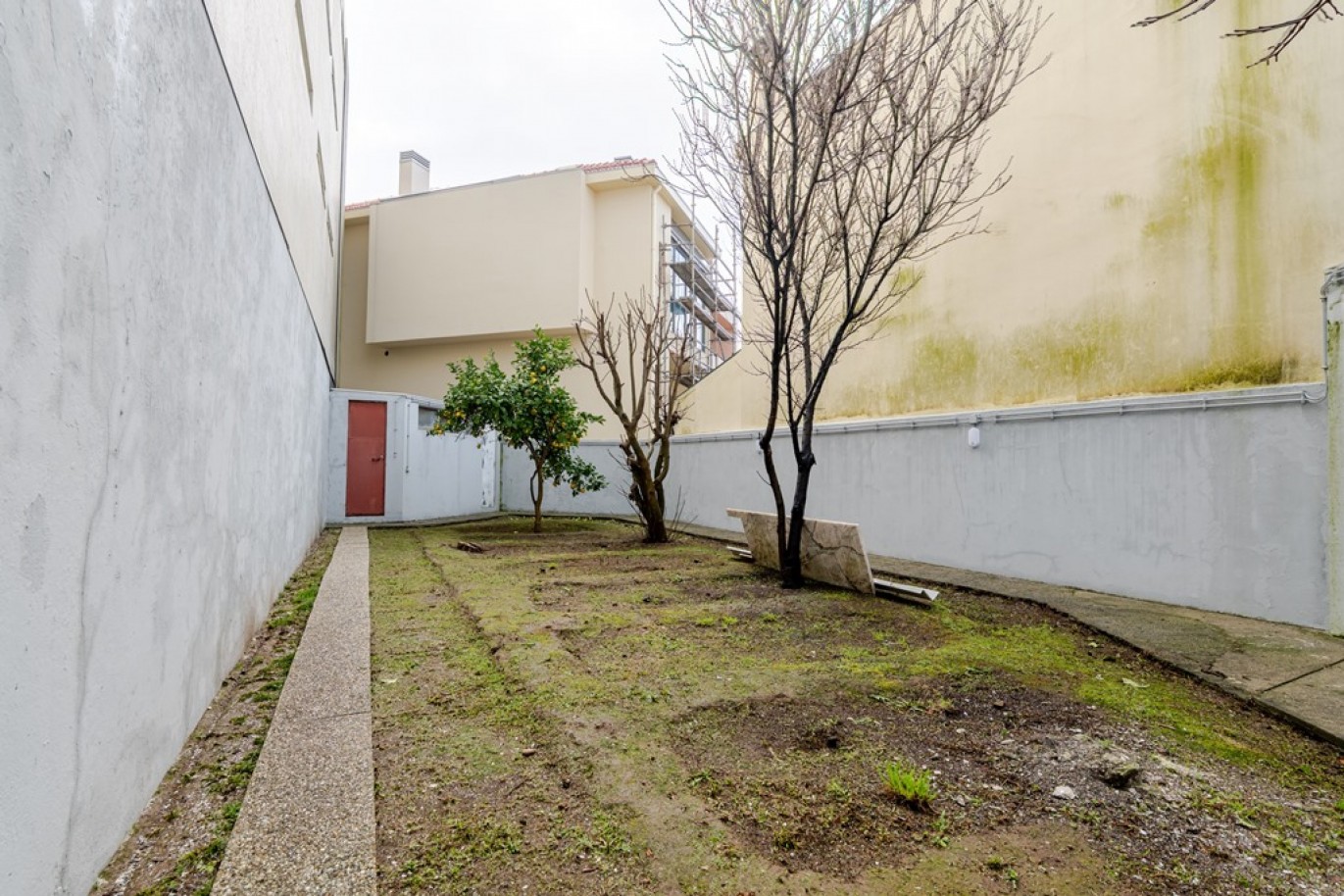 Three bedroom duplex flat with balconies for sale in Porto, Portugal_353630