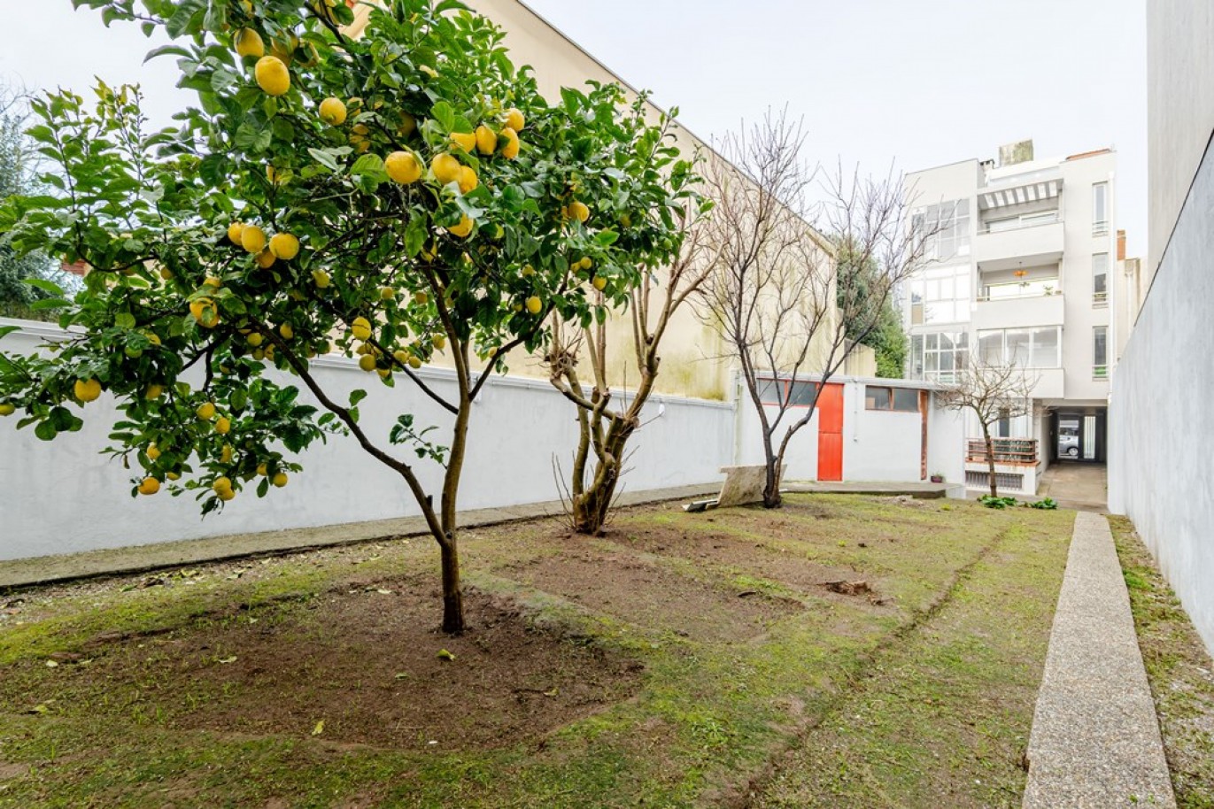 Three bedroom duplex flat with balconies for sale in Porto, Portugal_353631