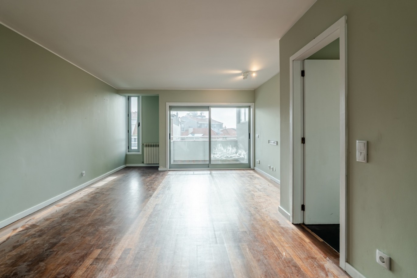 Three bedroom duplex flat with balconies for sale in Porto, Portugal_353643