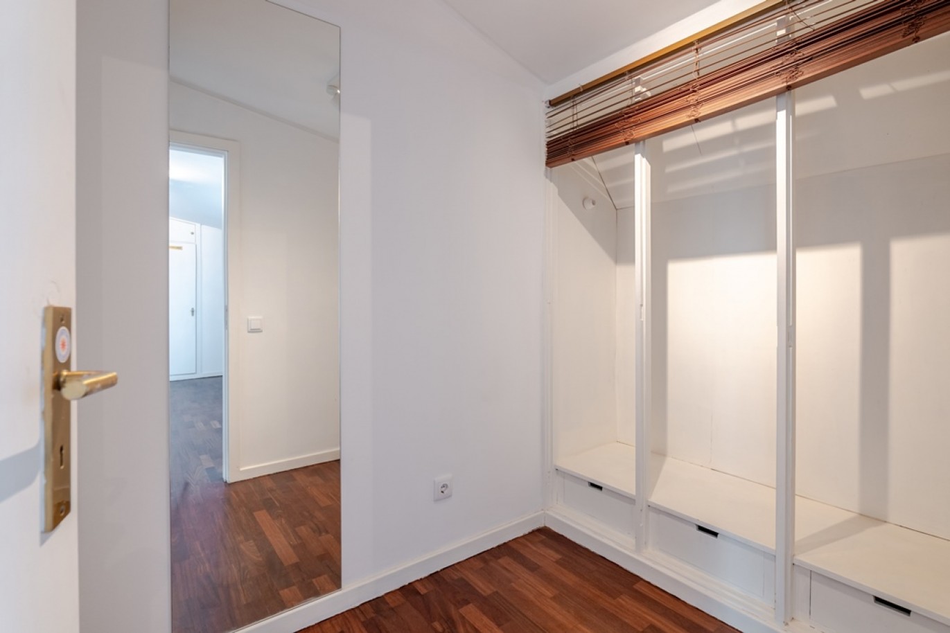 Three bedroom duplex flat with balconies for sale in Porto, Portugal_353651