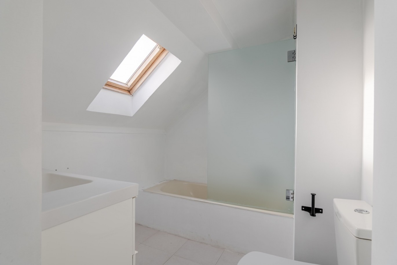 Three bedroom duplex flat with balconies for sale in Porto, Portugal_353657