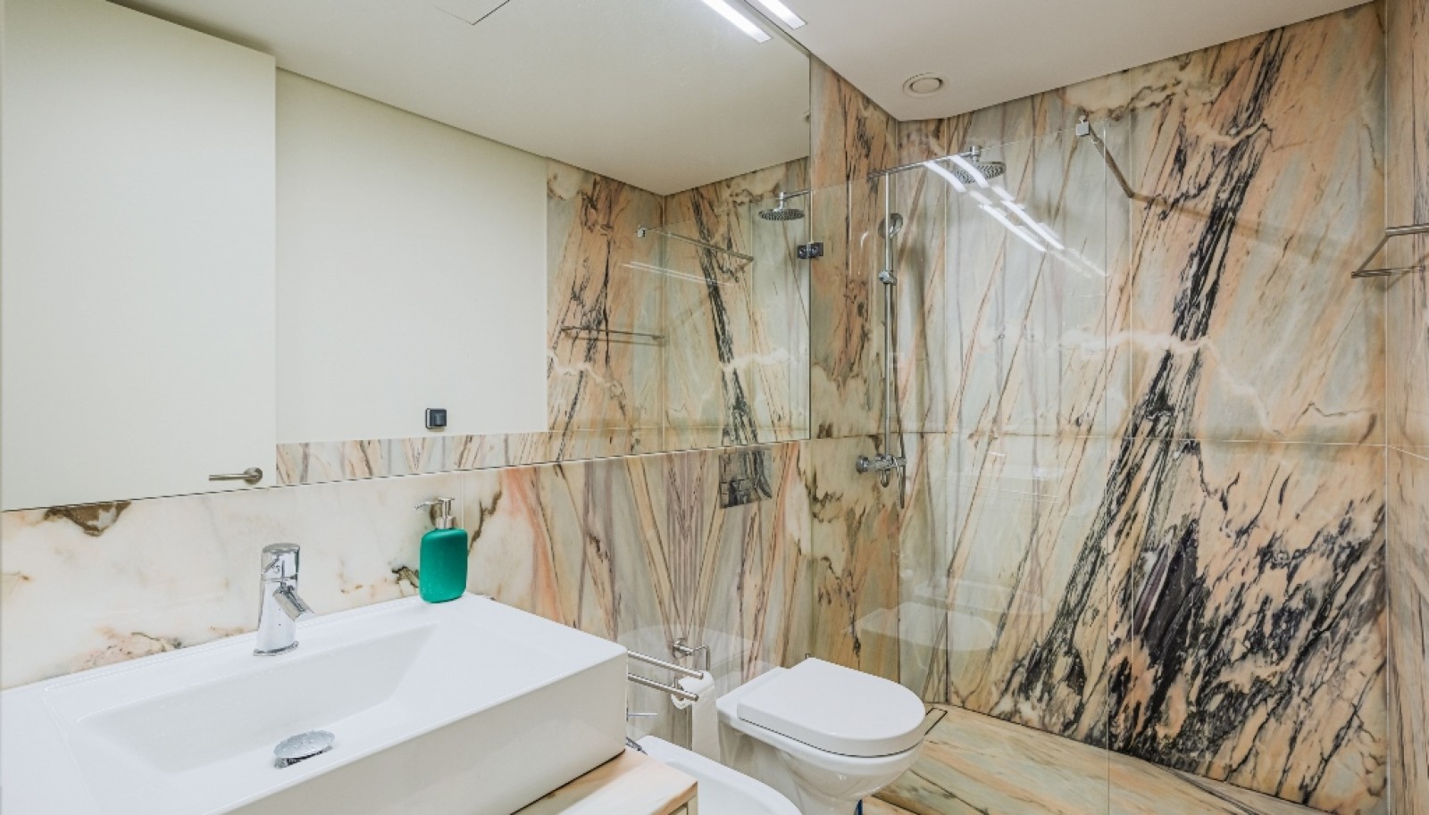 Apartamento T1 Duplex com vistas de rio à venda na marginal de Gaia_354142